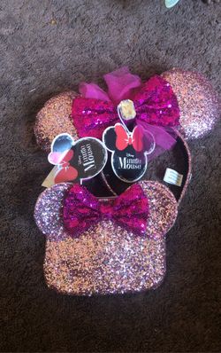 Minnie Mouse wars & coin purse $15 for both .