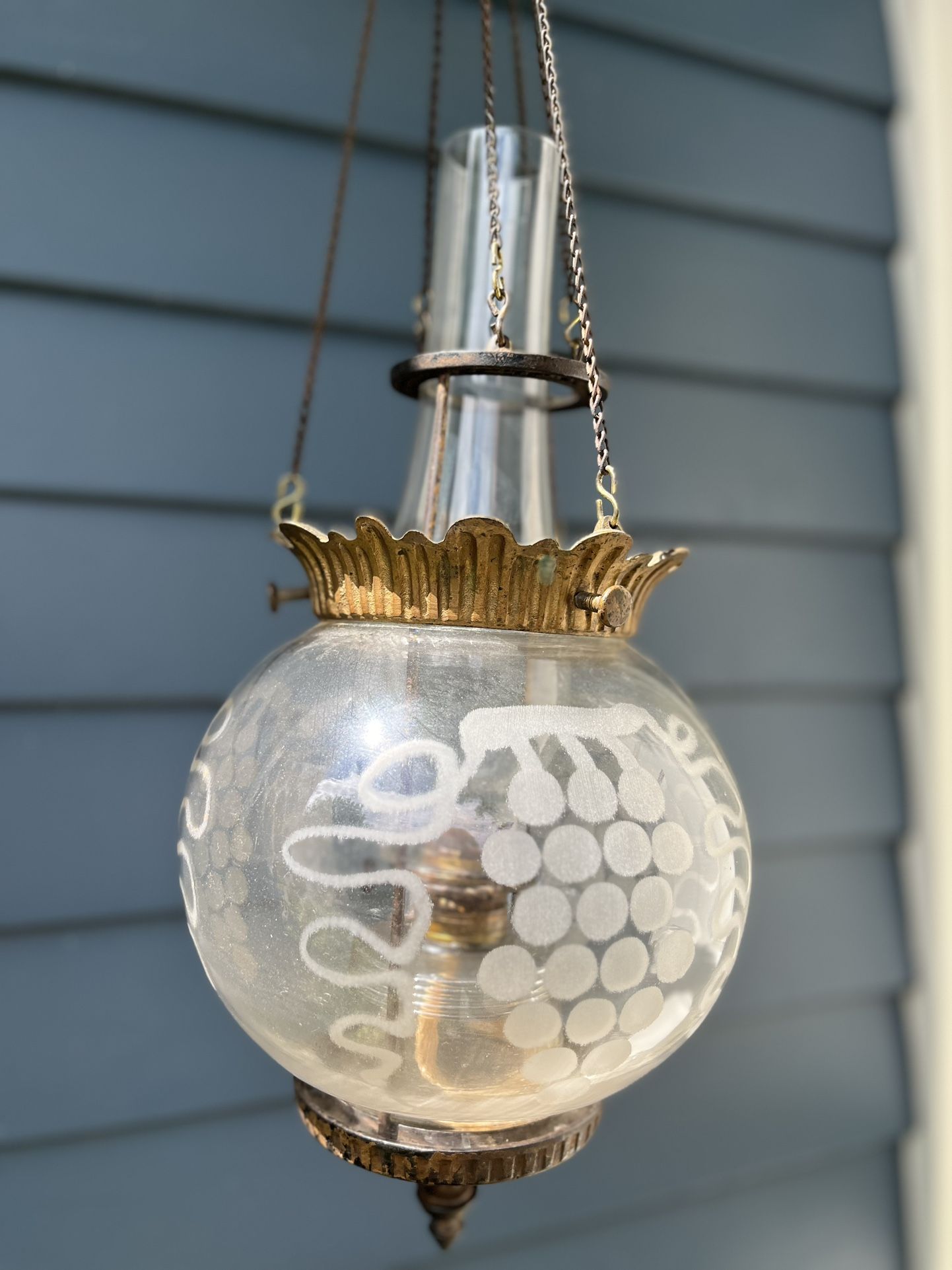 Vintage Globe Parlor Oil Lamp