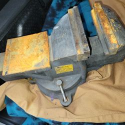 Used Heavy Duty Vise