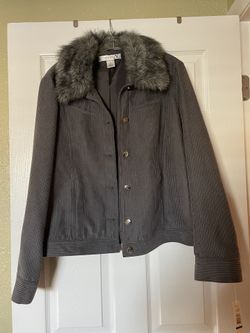 Jones Wear New Women’s Coat with Detachable Fur Collar