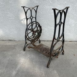 Antique Metal Foot Petal Sewing Machine Fram 