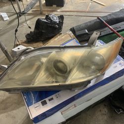 2010 2011 Toyota Camry Headlight Driver Side