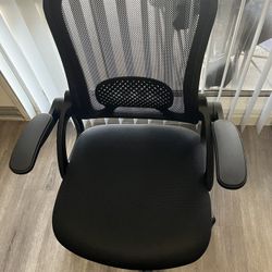 All Black Height Adjustable Office Chair With Rollers 