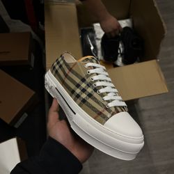 Burberry Shoes 