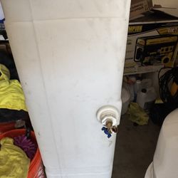 70 Gal Water Tank And A Buffing Equipment 