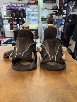 Flow medium, quick entry snowboard, bindings, certified with warranty located at Sin city snowboards