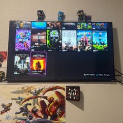 Roku Tv, Xbox One S, Xbox controller