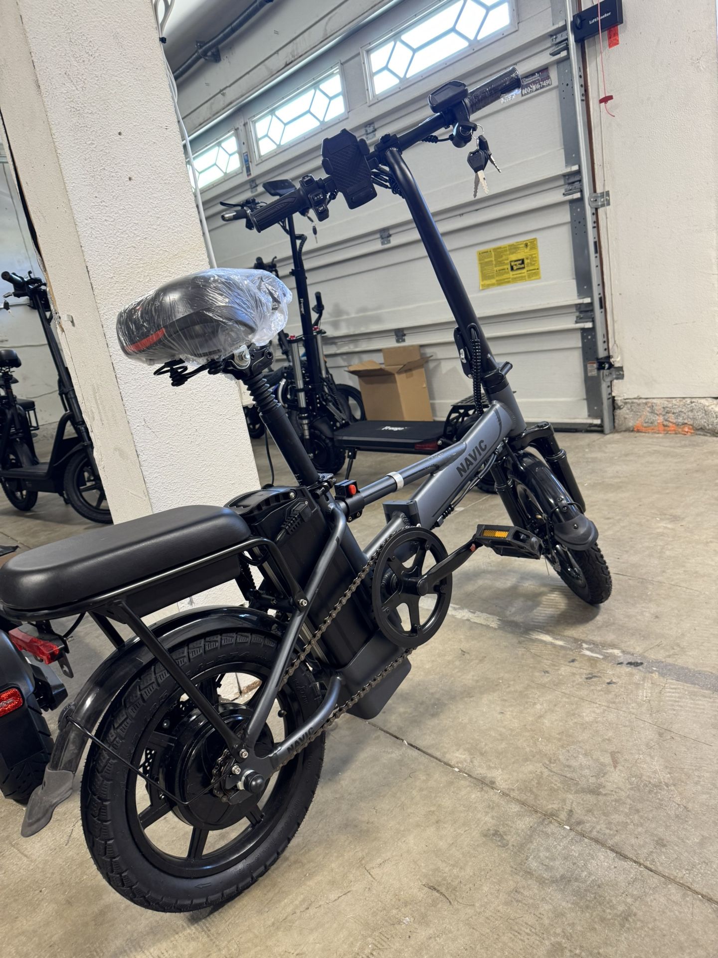 Folding electric bicycle
