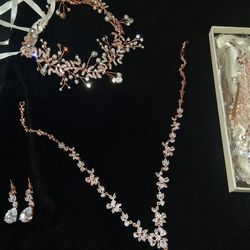 Beautiful headset, necklace, earrings!