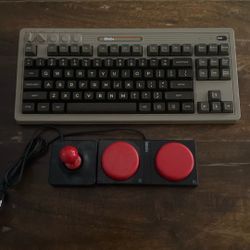 Retro Mechanical Keyboard (8BitDo)