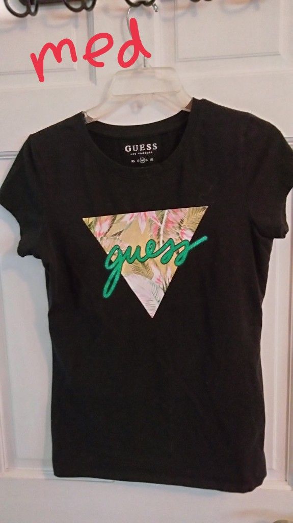 Ladies Size Medium Guess top
