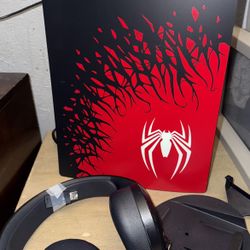 Spider-Man Design Disc PS5 + USB Headset + Power Cable + HDMI Cord