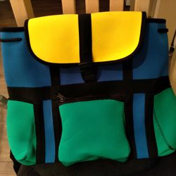 BACK PACK - EXCELLENT CONDITION 