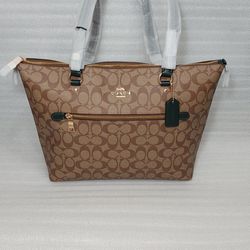 COACH designer handbag. Brown Green. Brand new with tags Women's purse 