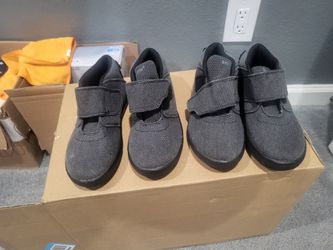 Boys  Shoes Size 2