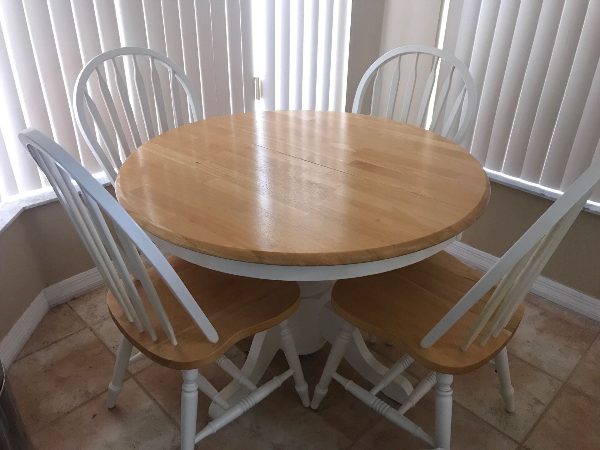 Kitchen eat-in dinette oak wood table with four chairs