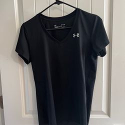 Womens Under Armour Shirt Size Small