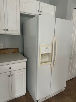Side-by-Side Refrigerator with Ice Dispenser