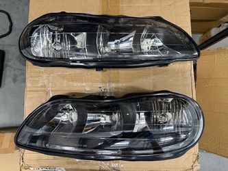 97-05 Chevy Malibu/ 97-99 Oldsmobile Cutlass Black Housing Headlights With Clear Lens