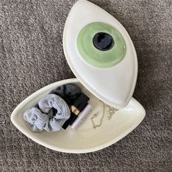 Eye ceramic storage container