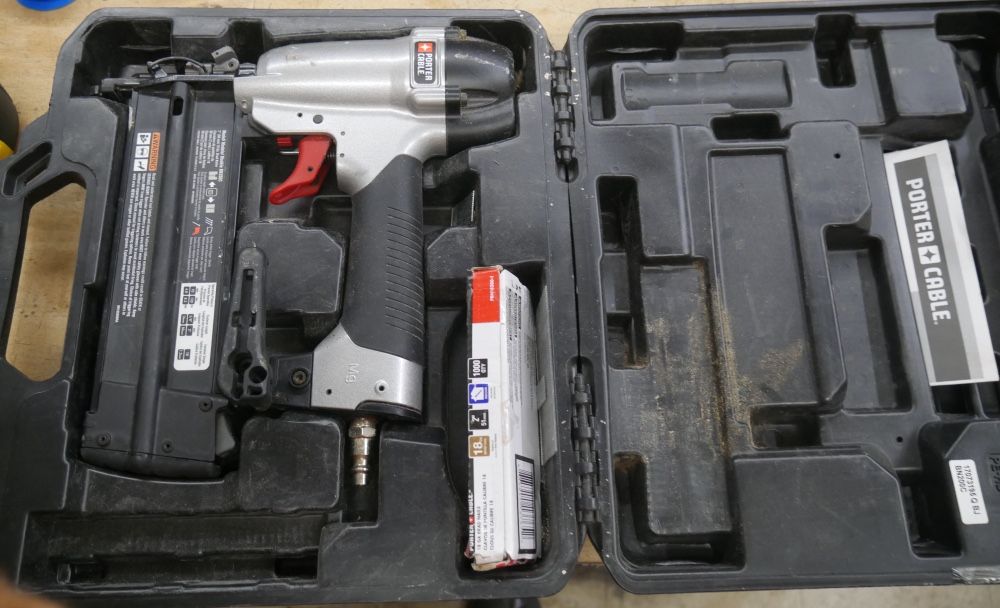 PORTER AND CABLE FRAMING NAIL GUN BN200C PRE OWNED WITH CASE 844929-1
