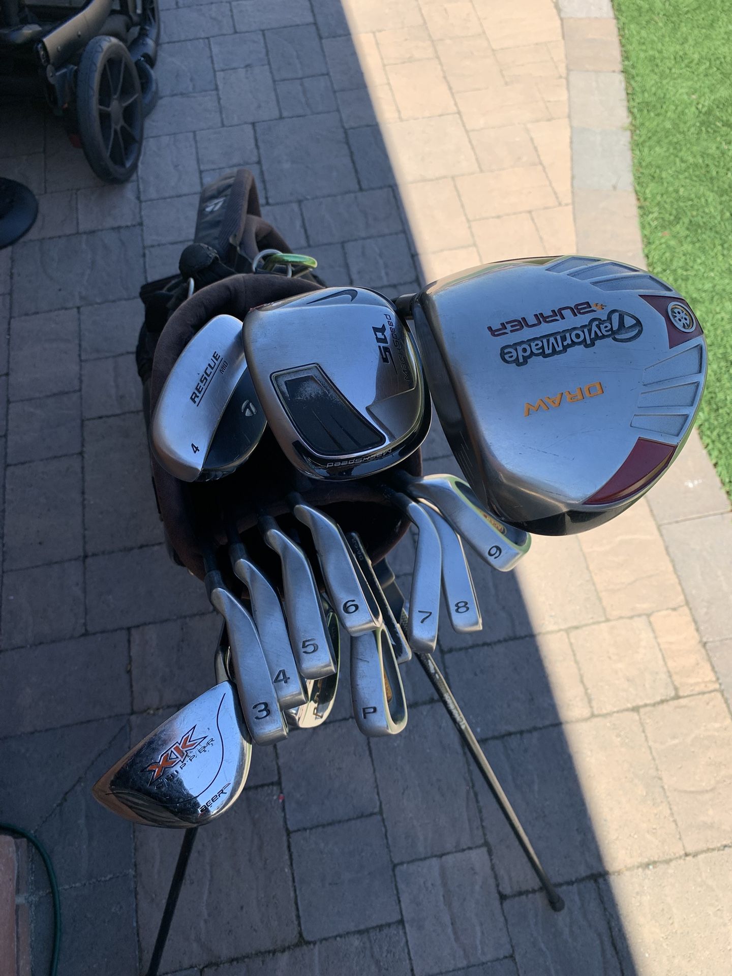 Men’s RH Full Golf Club Set, TaylorMade, Nike