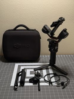 DJI RS3 Pro Gimbal Combo