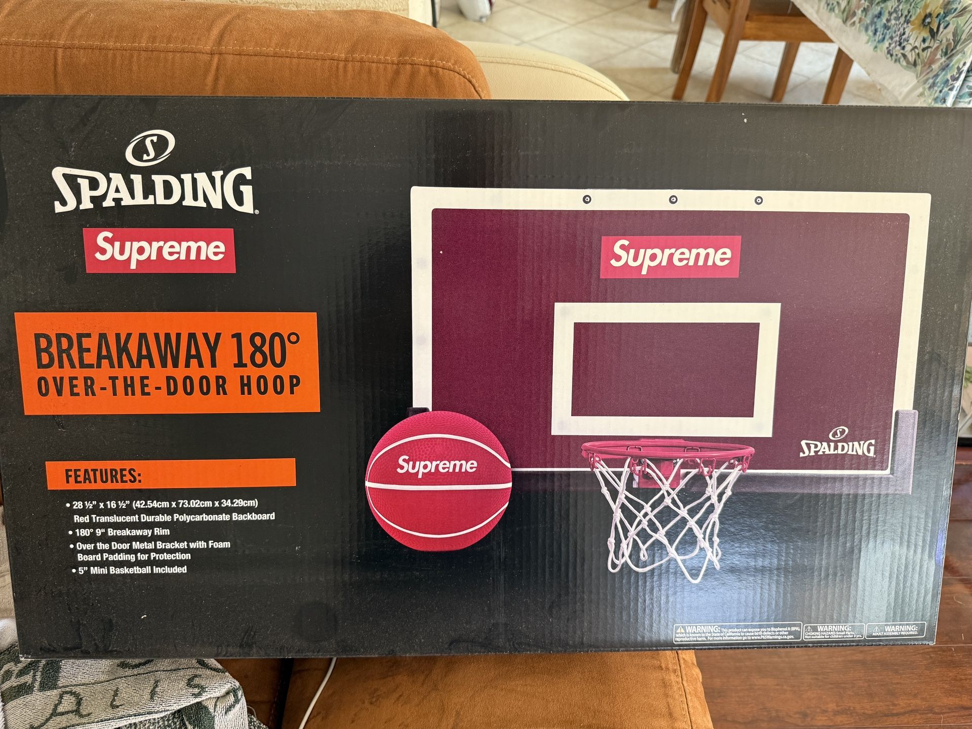 Supreme Spalding Mini Basketball Hoop どこで 買える か