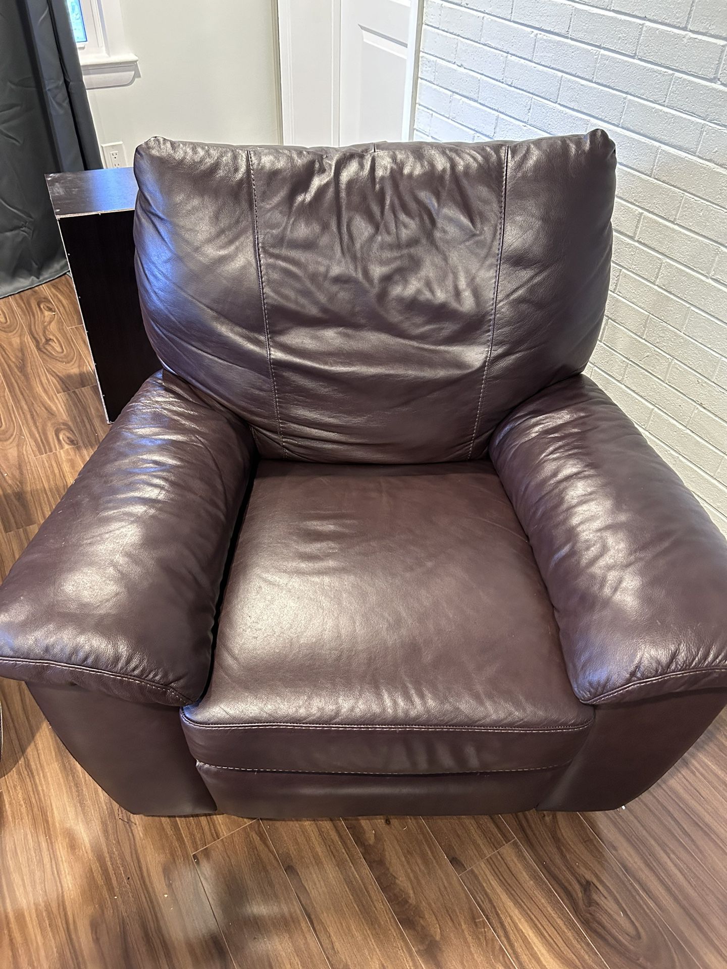REDUCED: 3 Piece Leather Living Room Set w/ Sleeper-Sofa