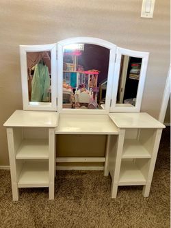 Pottery Barn Girls Vanity
