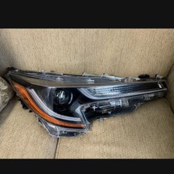 2020-2024 Toyota Corolla LE Headlight Passenger Side