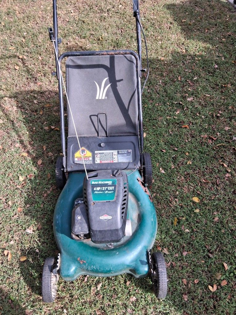 Yard Machine Lawnmower 