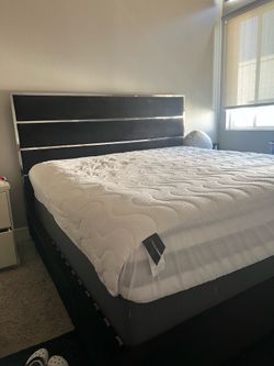 Heavy Duty King Size Bed Frame Black Velvet Chrome