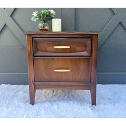Stunning MCM Side Table / Nightstand