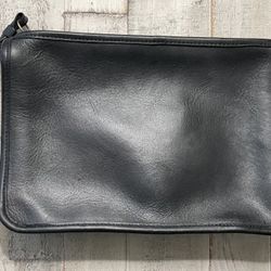 **VINTAGE** AUTHENTIC Coach NO(contact info removed) New York City - Black Wristlet - Gold Zip