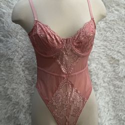 Elegant Pink Lace Bodysuit New size XL F21 