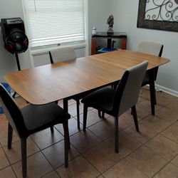 Adjustable Dining Table.