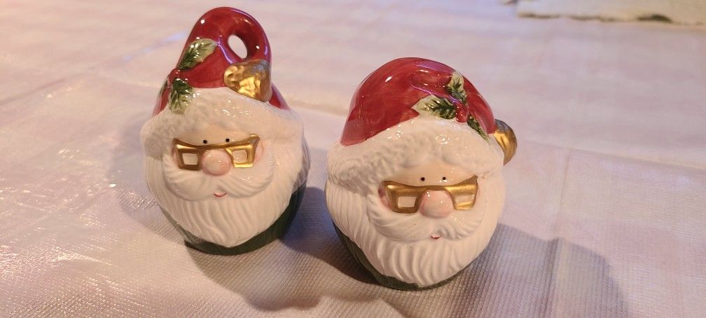 Santa Salt & Pepper Shaker Set