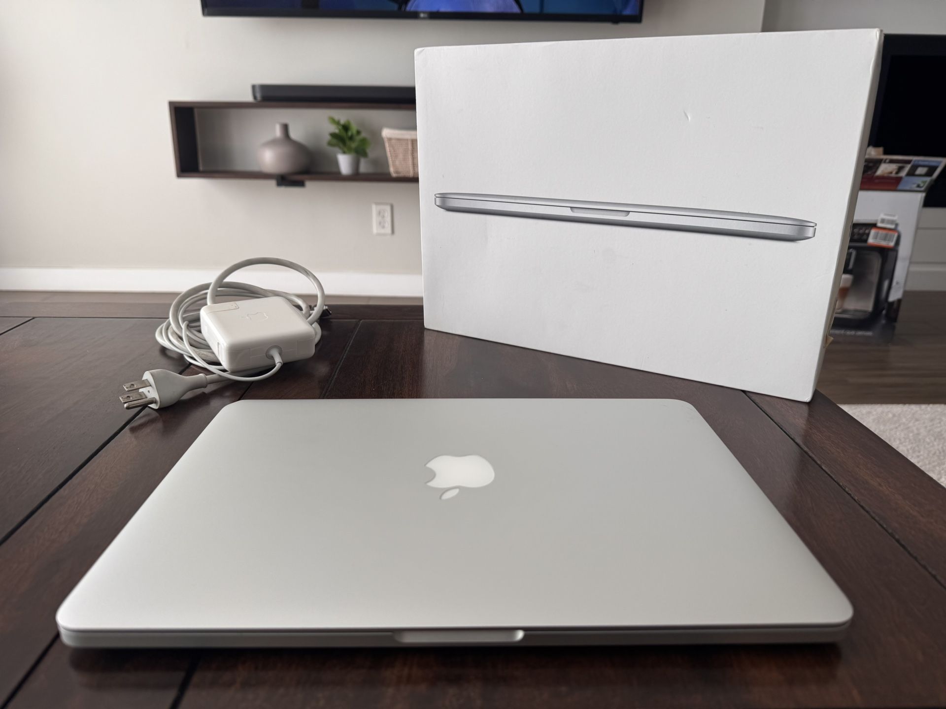 I would like to buy your MacBook Pro 13 - I5 128GB SSD 8GB Memory