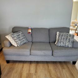 Raymour and Flanigan Couch and 4 Pillows