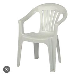 6 plastic outdoor chairs free
