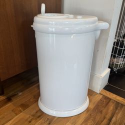 Ubbi stainless steel diaper pail