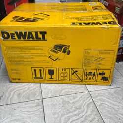 Dewalt 4.5 Gallon Air Compressor 