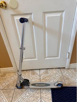 Razor kids scooter-wheels light up