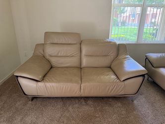 Set of 2 Modern Leather Sofas – Adjustable Headrests