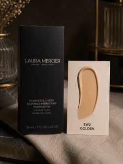 Laura Mercier Flawless Lumiere Radiance Perfecting Foundation (3W2 Golden)