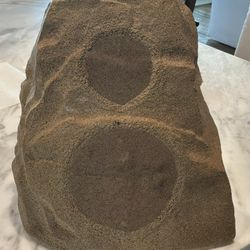 Brand New Klipsch Outdoor Rock Speakers