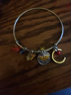 Wonder Woman Charm Braceler