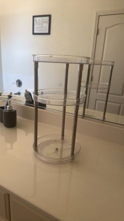 Makeup holder
