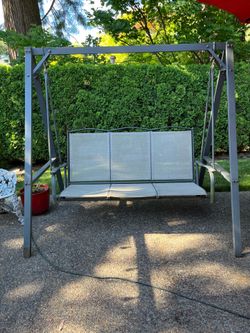 Outdoor Yard Swing
